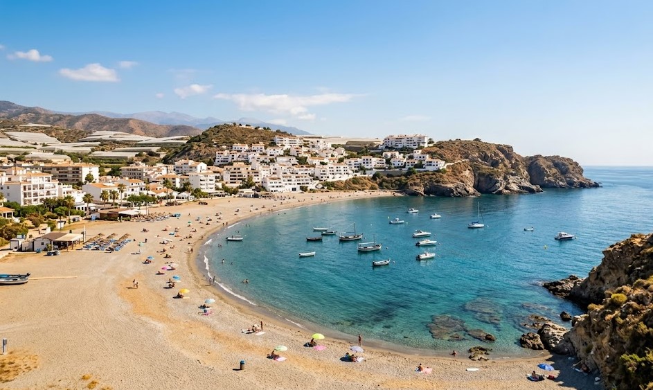 Vista del mar y la playa de Calahonda, Granada